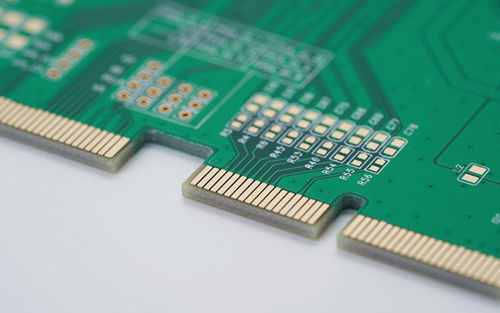 Самые последние новости компании около Что такое золотой палец?